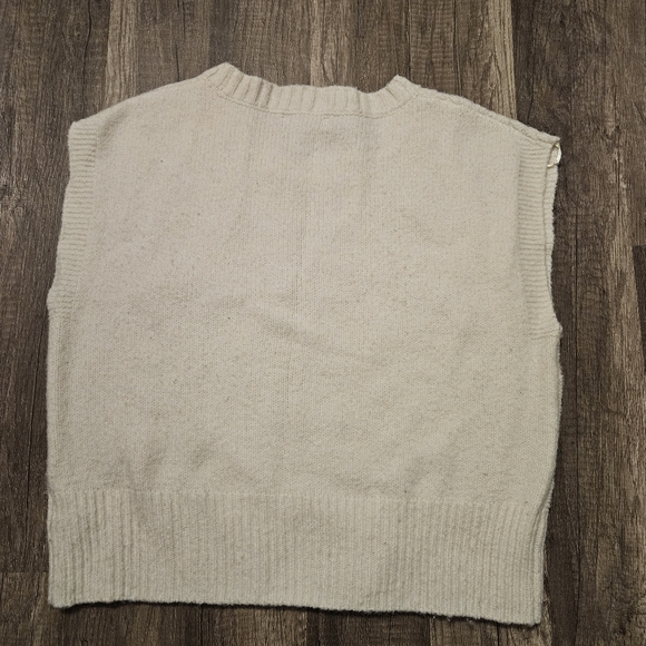 Sincerely Jules Cream Cable Knit Sweater Vest size Medium - Picture 5 of 10